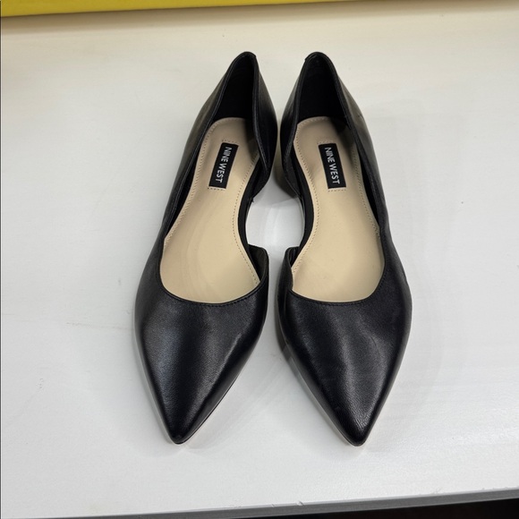 Nine West • Women's Saige Ballet Flat • Black
 🖤 Size 5.5 M • So feminine! 😍 - Picture 15 of 17